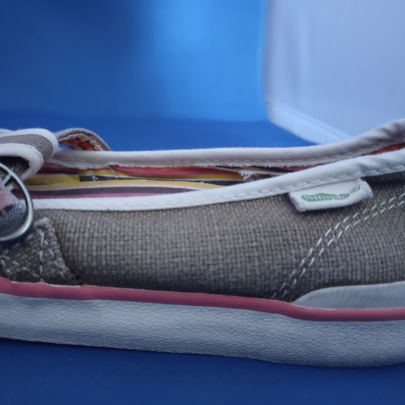 Simple Tan and Pink Women's Sneakers - Picture 9 of 9